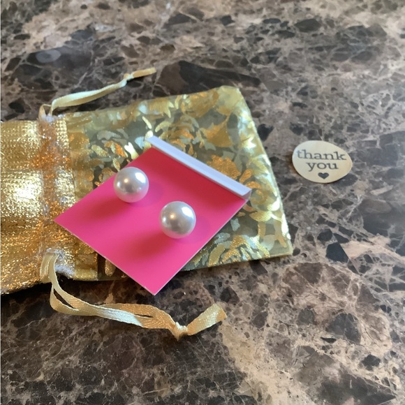 Kate Spade Reversible Daisy/Jumbo Pearl Earrings - Picture 4 of 4